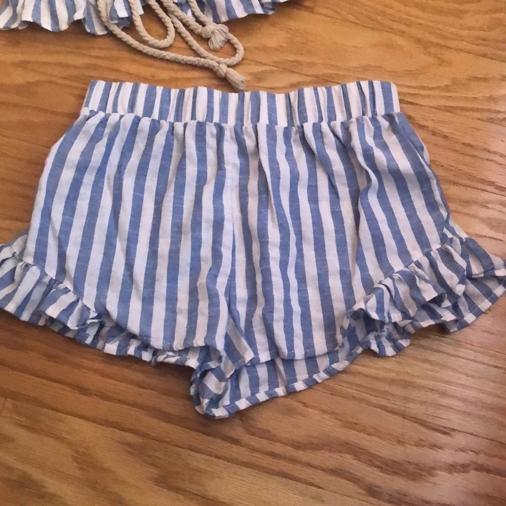 Matching striped set - Picture 2 of 3